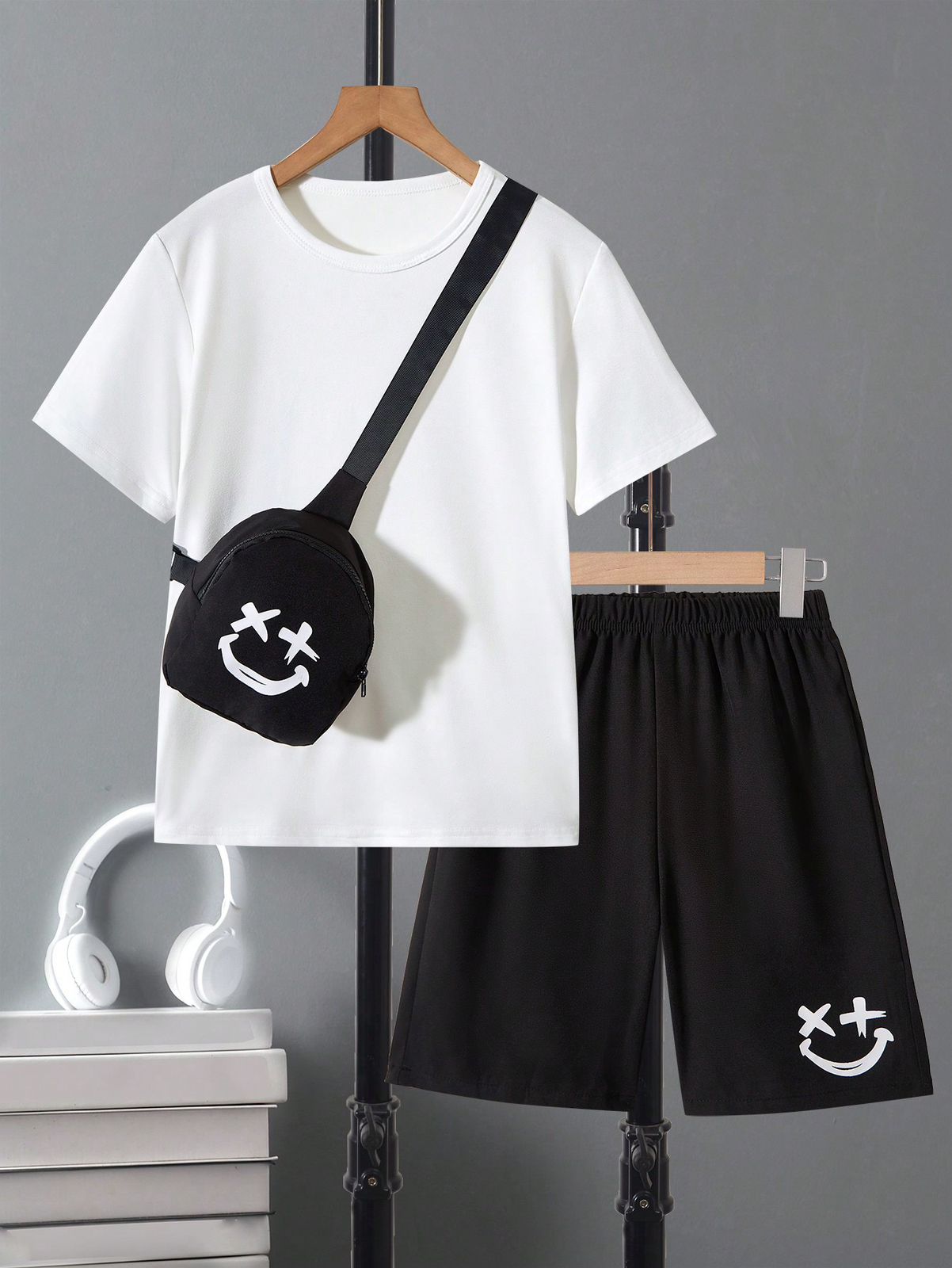 SHEIN Conjunto De Pantalones Cortos Y Camiseta De Manga Corta Con Cuello Redondo Para Niños De Tween