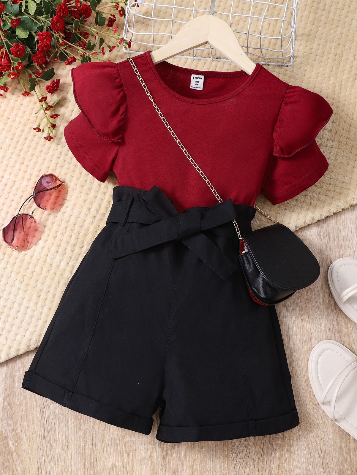 SHEIN Camiseta Con Ribetes De Volantes Para Niña Adolescente Y Shorts Con Cinturón (NO INCLUYE BOLSO)