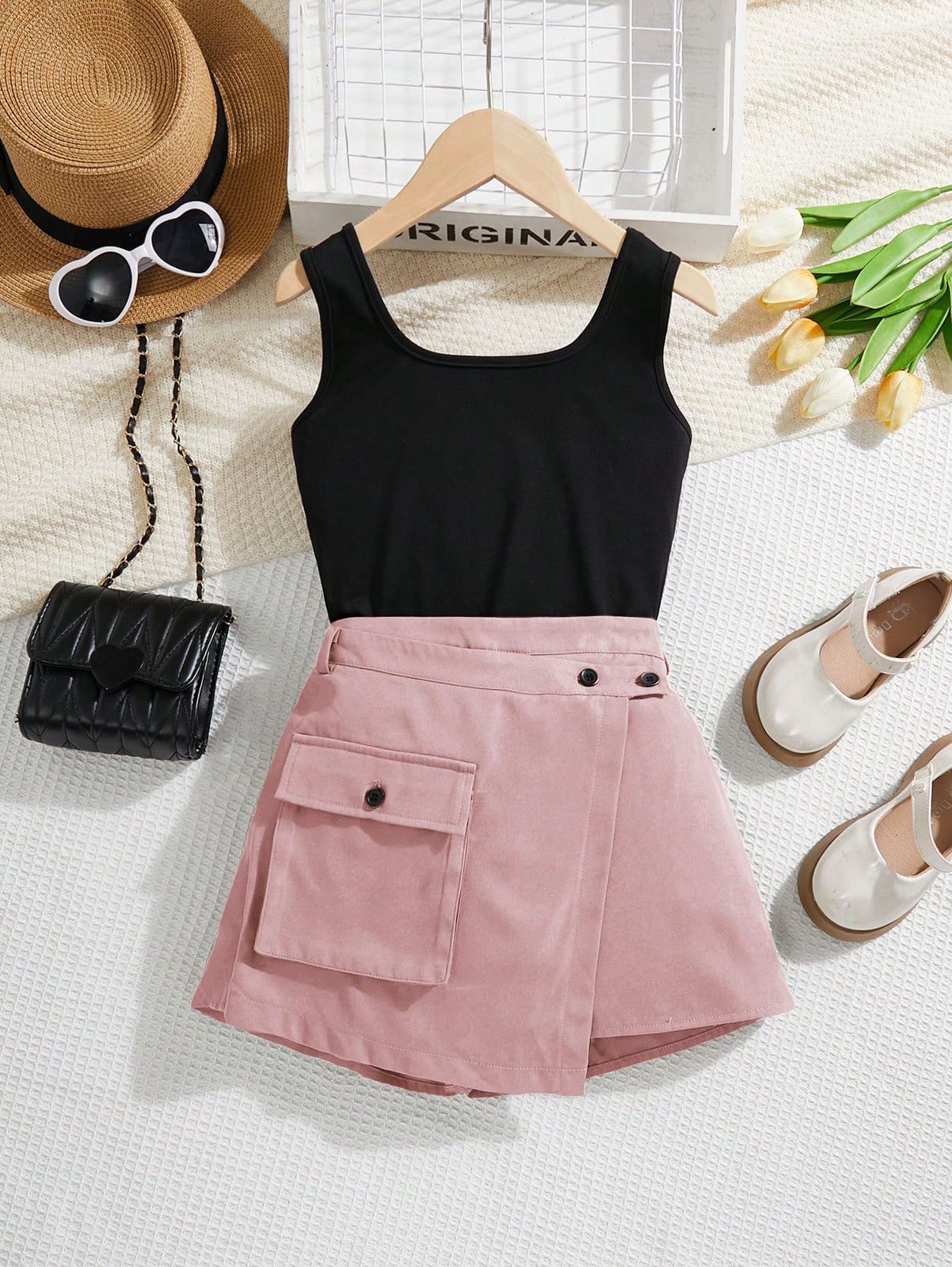 SHEIN Conjunto de top sin mangas de cuello redondo y pantalones cortos rectos de estilo urbano para niña preadolescente, para primavera/verano