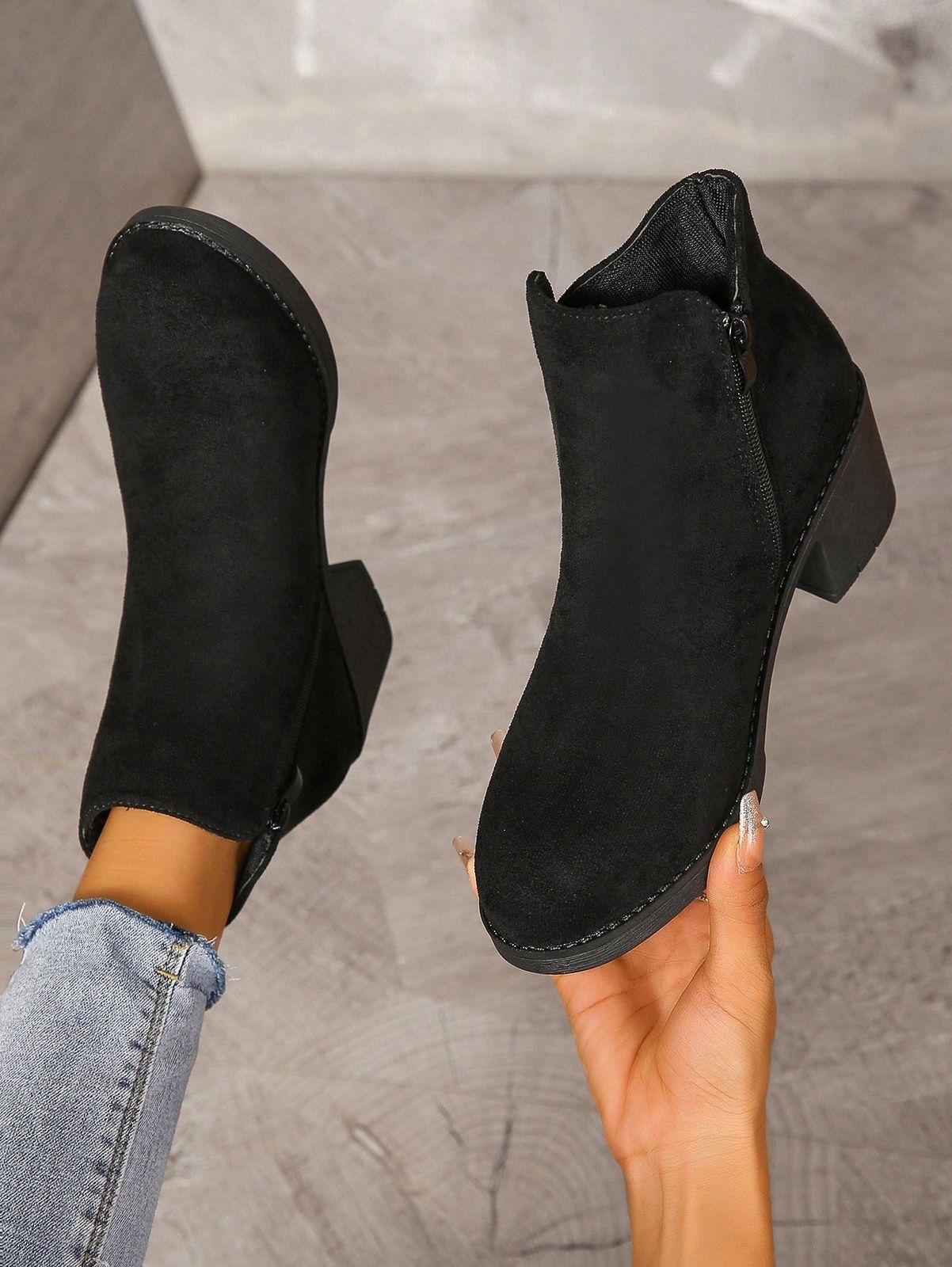 Botas cortas de mujer de tacón alto a juego con vestido, de nueva moda, casuales, de suela gruesa, cálidas para el invierno, antideslizantes, botines de varios colores