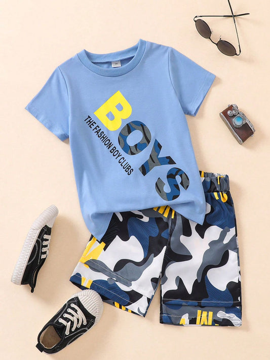 SHEIN Conjunto de camiseta de manga corta con cuello redondo y pantalones cortos con estampado simple para niños jóvenes